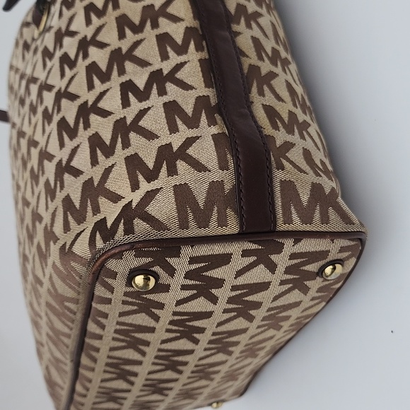 MICHAEL KORS Coated Canvas Monogram Bucket Handbag Tote Shoulder Bag - Picture 7 of 10